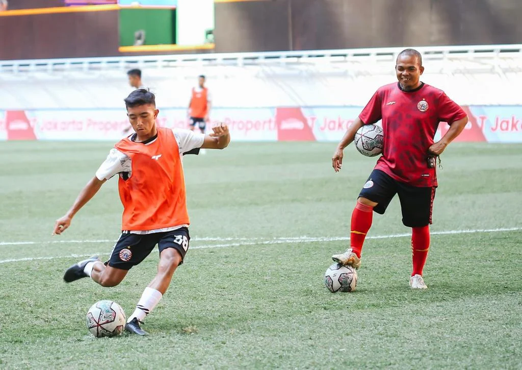 PERSIJA TANTANG CHONBURI DALAM GRAND LAUNCHING JIS
