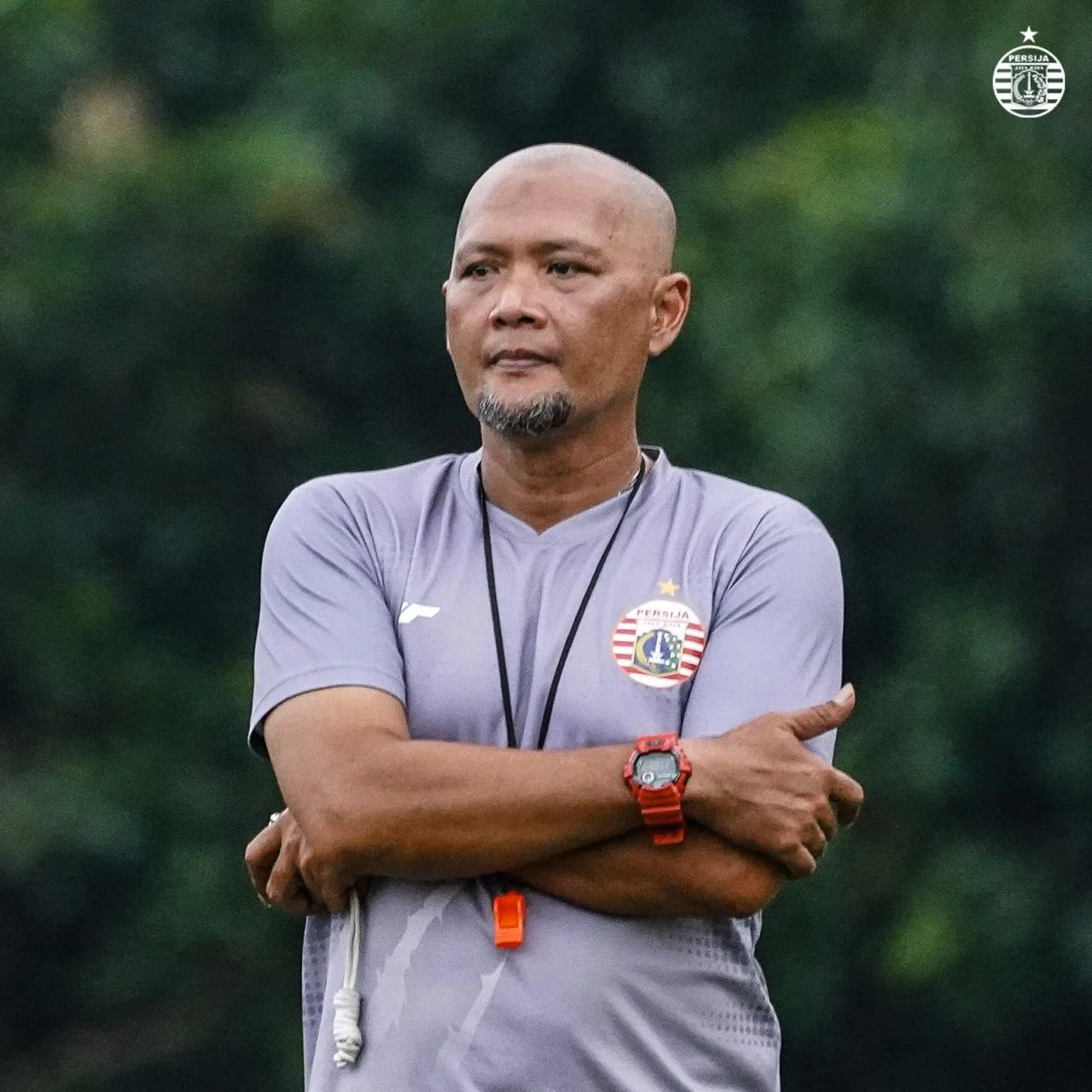 SEJARAH HARI INI: KALA SUDIRMAN DAN ISMED SOFYAN LATIH PERSIJA