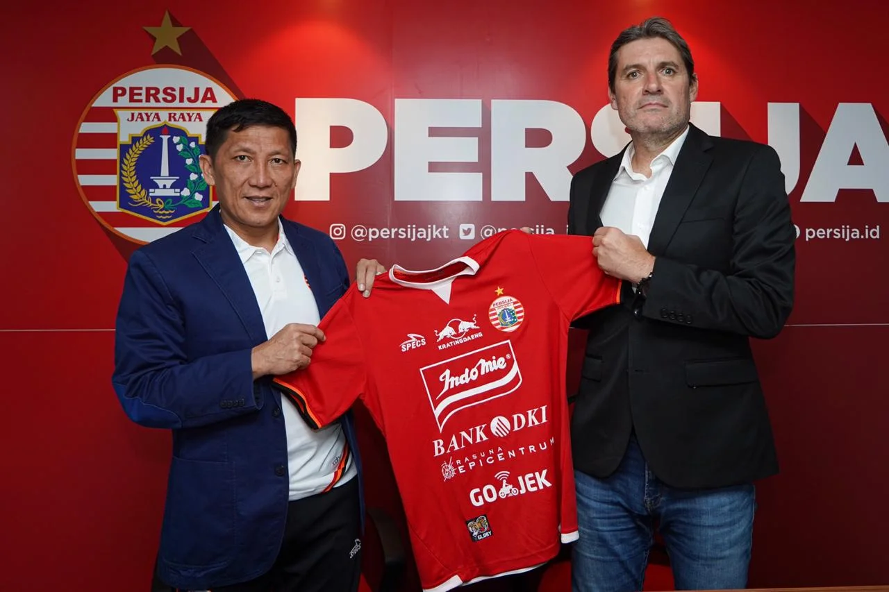 JULIO BANUELOS RESMI JADI PELATIH BARU PERSIJA
