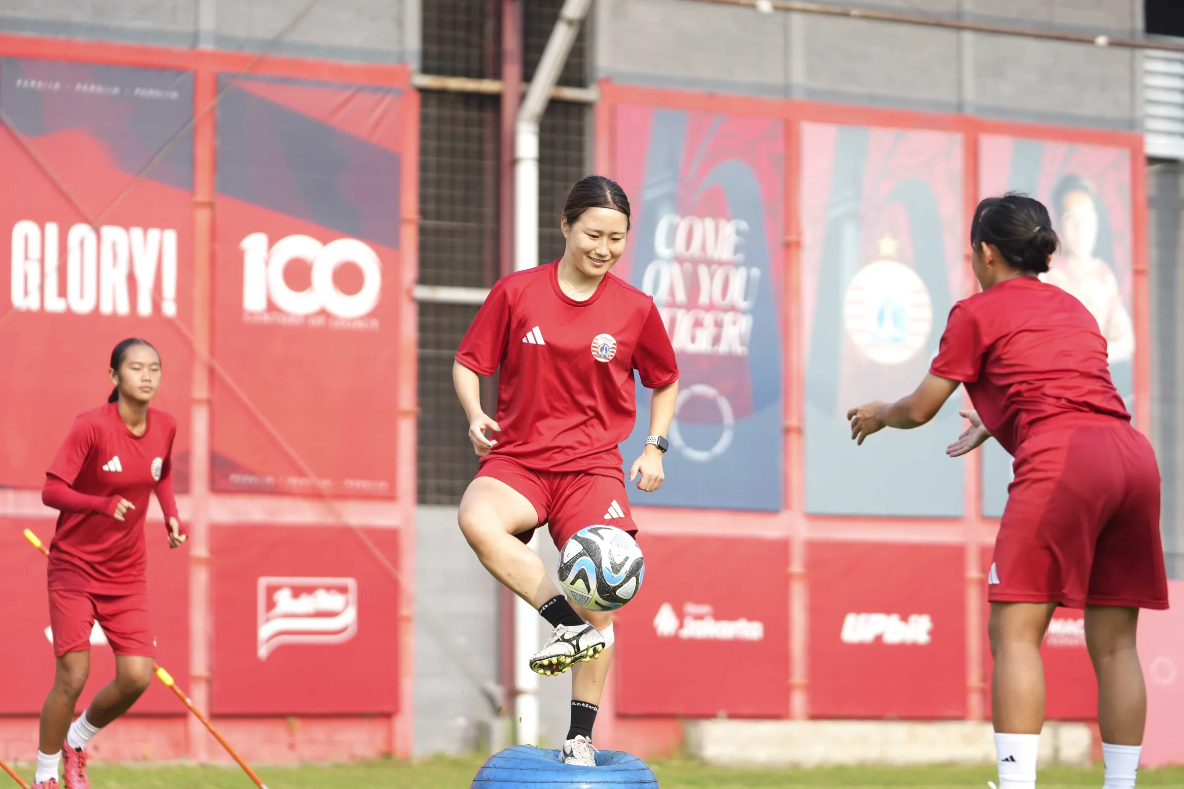PERSIJA PUTRI BAWA MISI MENJAWAB HARAPAN JAKMANIA