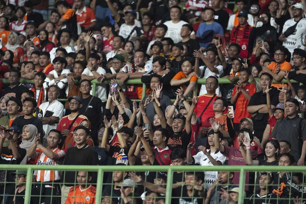 SHIN TAE-YONG BANGGA JAKMANIA DAN AREMANIA TERUS MERAWAT PERSAUDARAAN