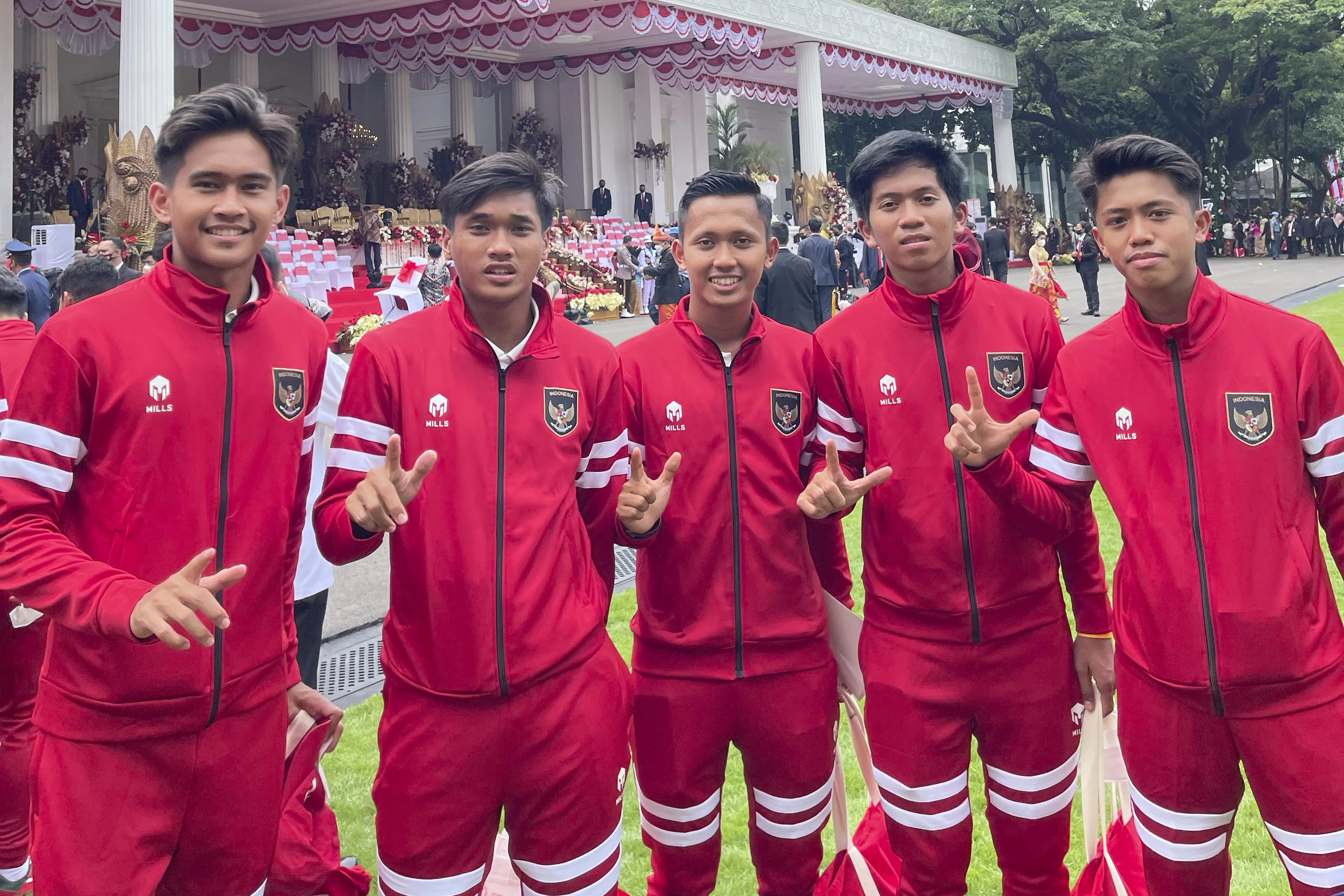 LIMA PEMAIN PERSIJA RAYAKAN HARI KEMERDEKAAN DI ISTANA