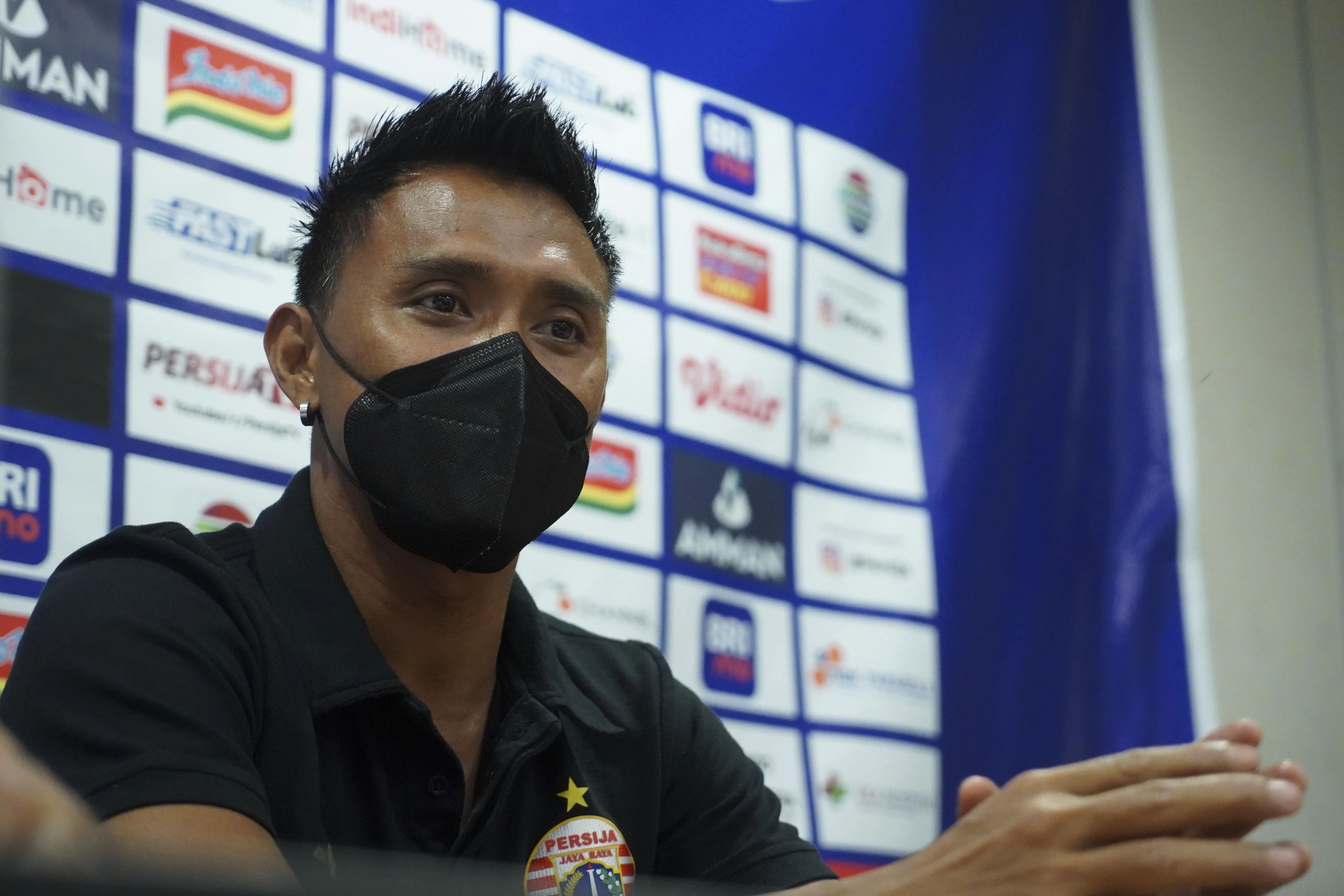 SIAPA PUN LAWANNYA HARUS TIGA POIN