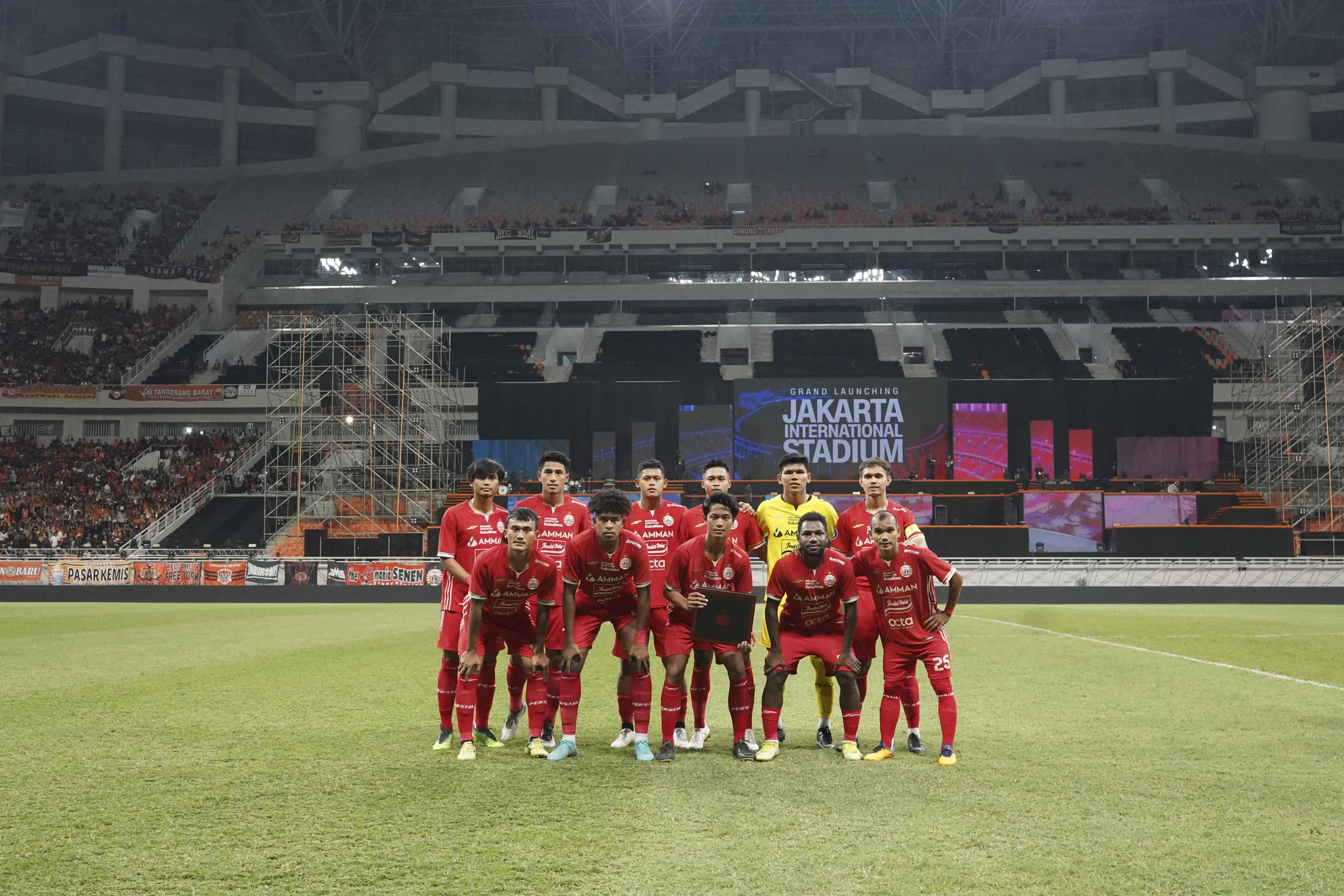 PUJIAN HANIF UNTUK DUKUNGAN JAKMANIA DI JIS