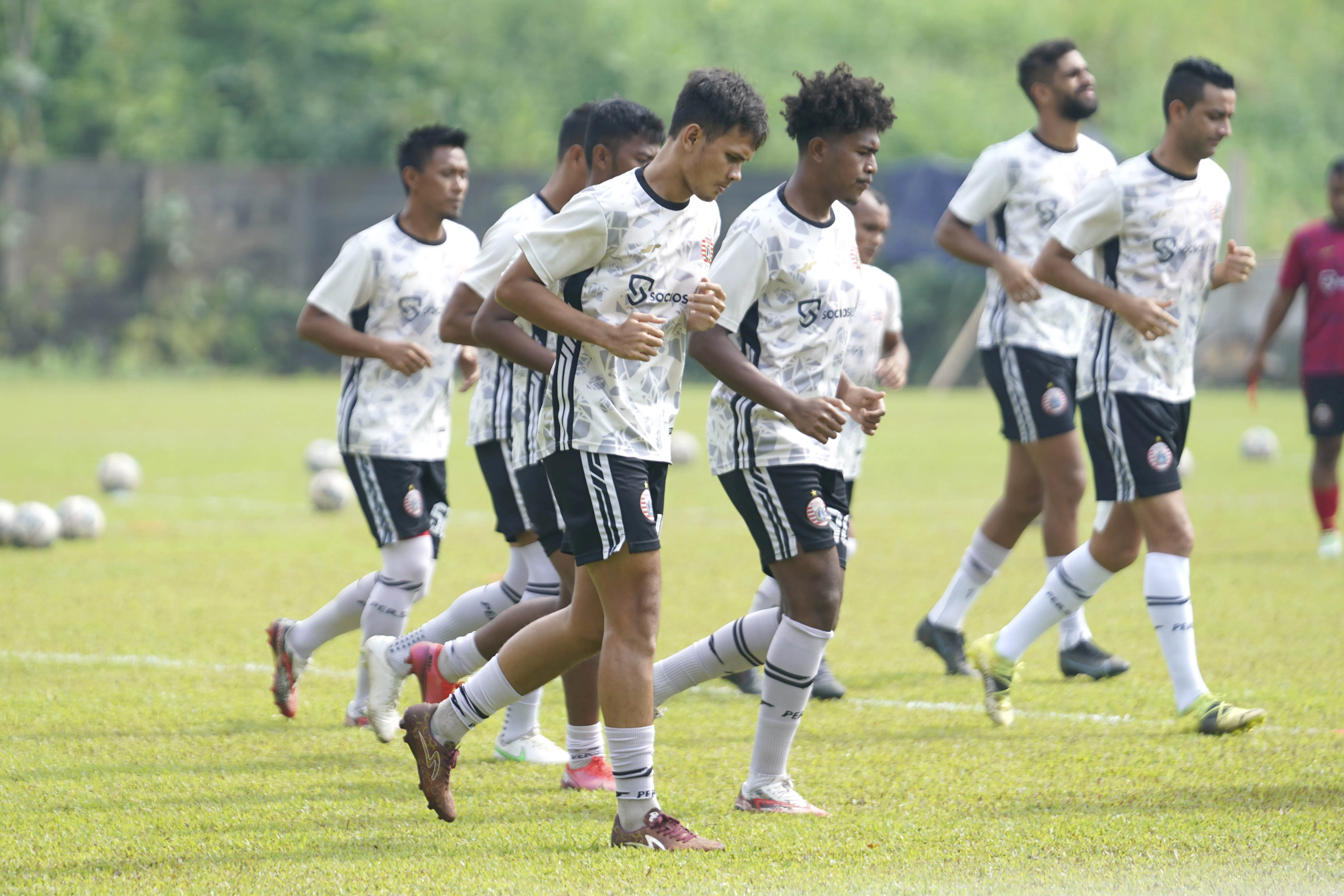 PERSIJA HEALTHY WAY: PENTINGNYA SNACK UNTUK PESEPAK BOLA