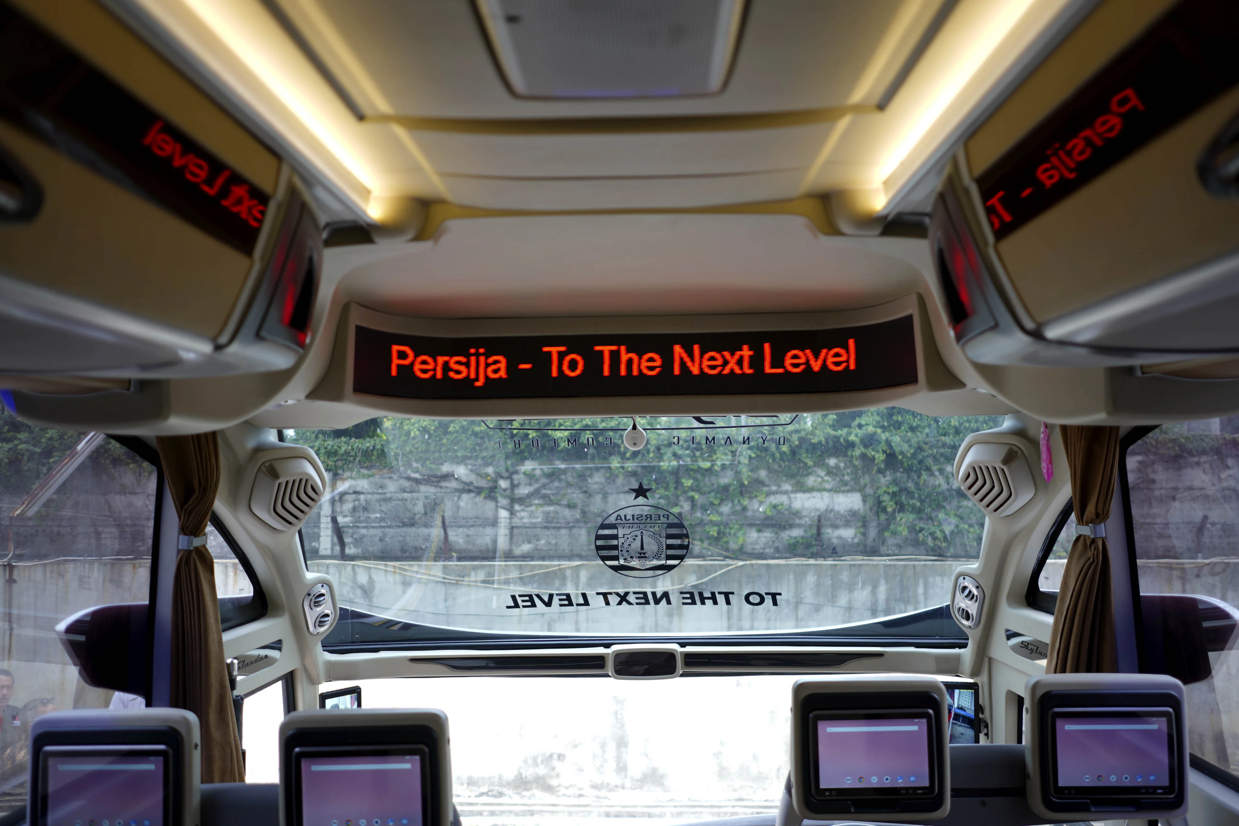 FITUR-FITUR SPESIAL BUS BARU PERSIJA