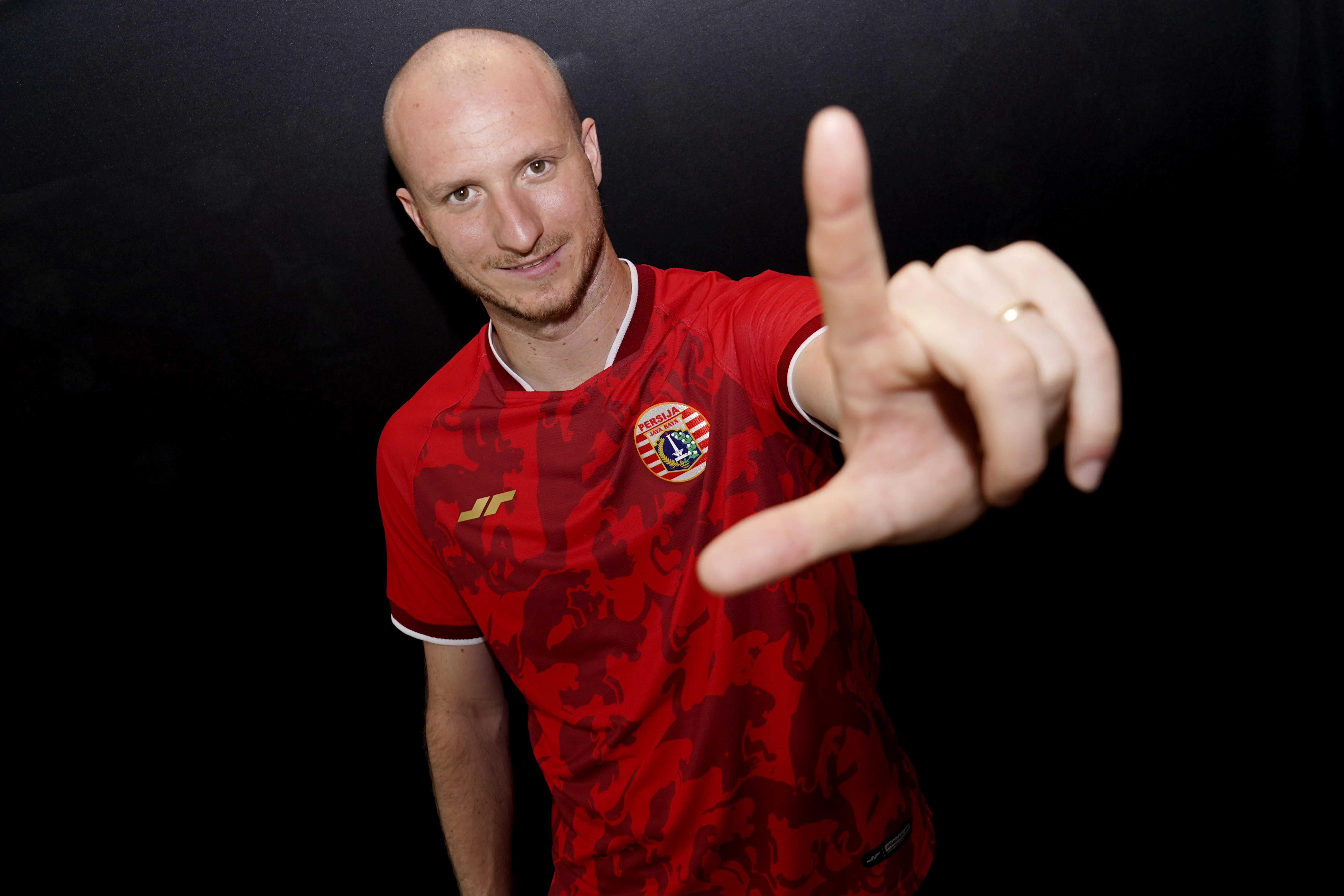 MICHAEL KRMENCIK: MARI BERSAMA SAMBUT MUSIM DEPAN