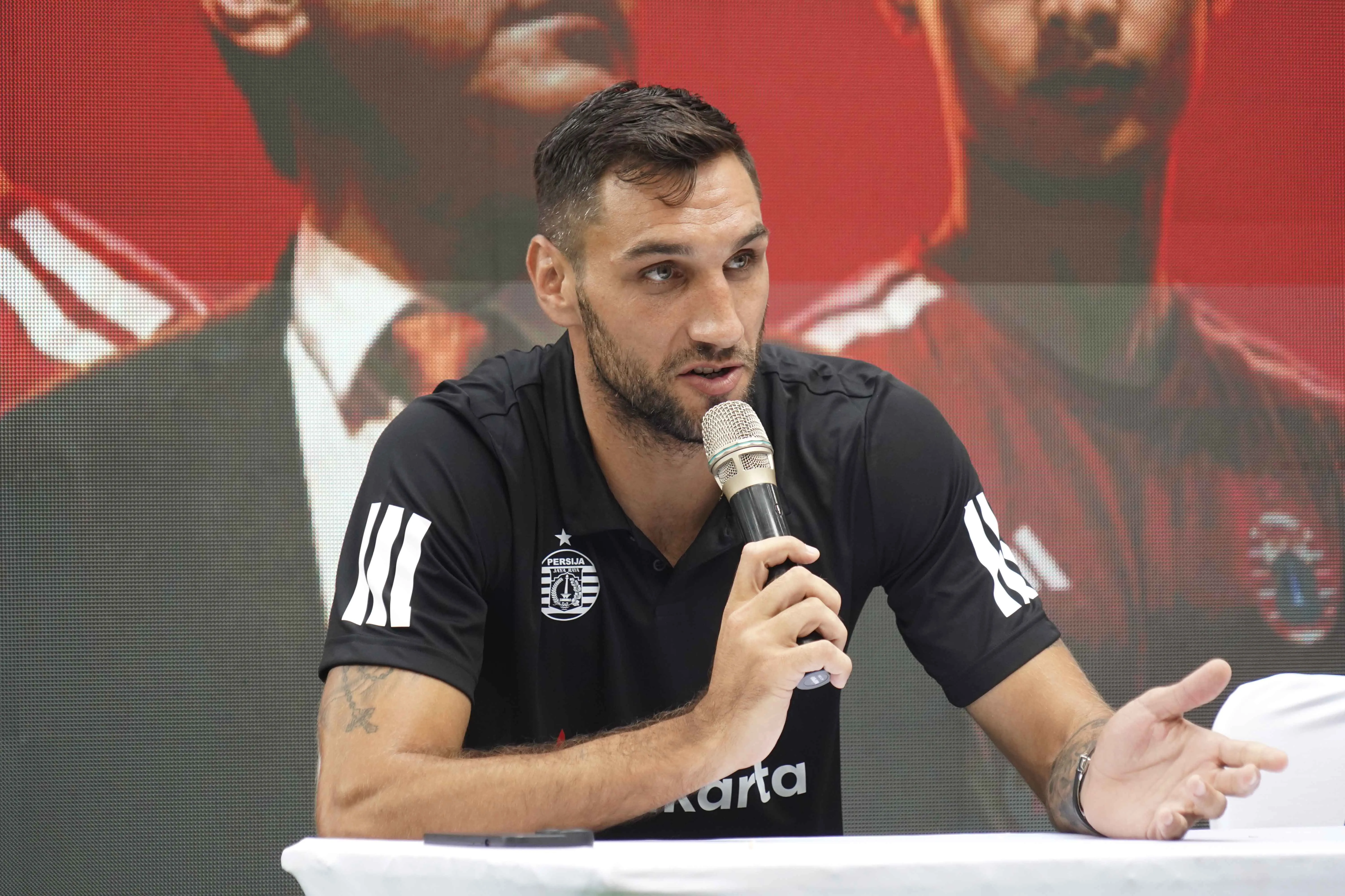 DENIS KOLINGER NIKMATI PROSES PERSIJA MENUJU MUSIM BARU